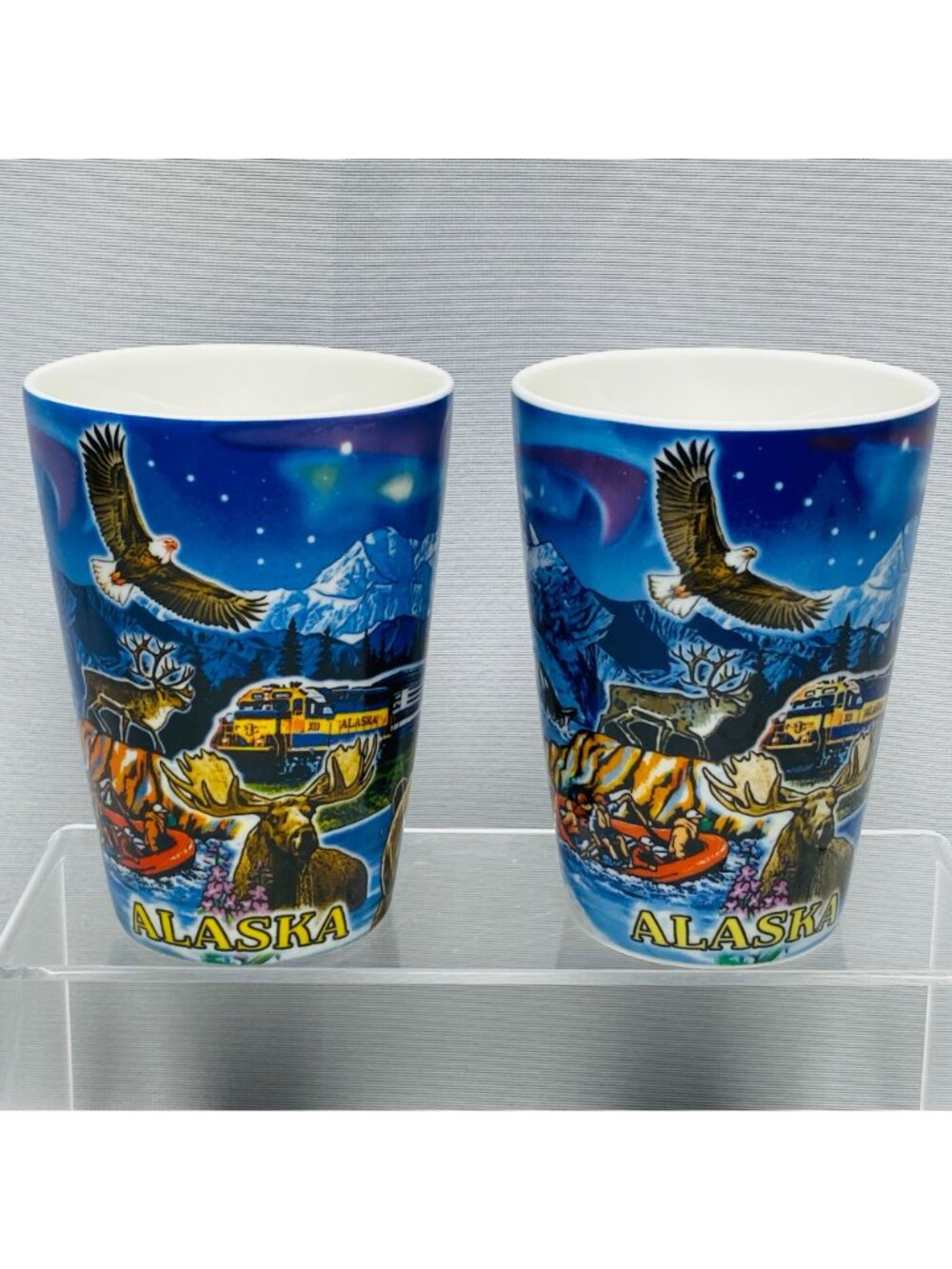 Alaska Outpost Ceramic 14oz Mugs With Scenic Wildlife Design & Aurora Borealis - Picture 3 of 13